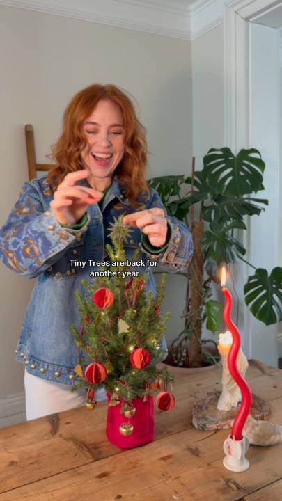 Bloom & Wild Christmas 2025 ad